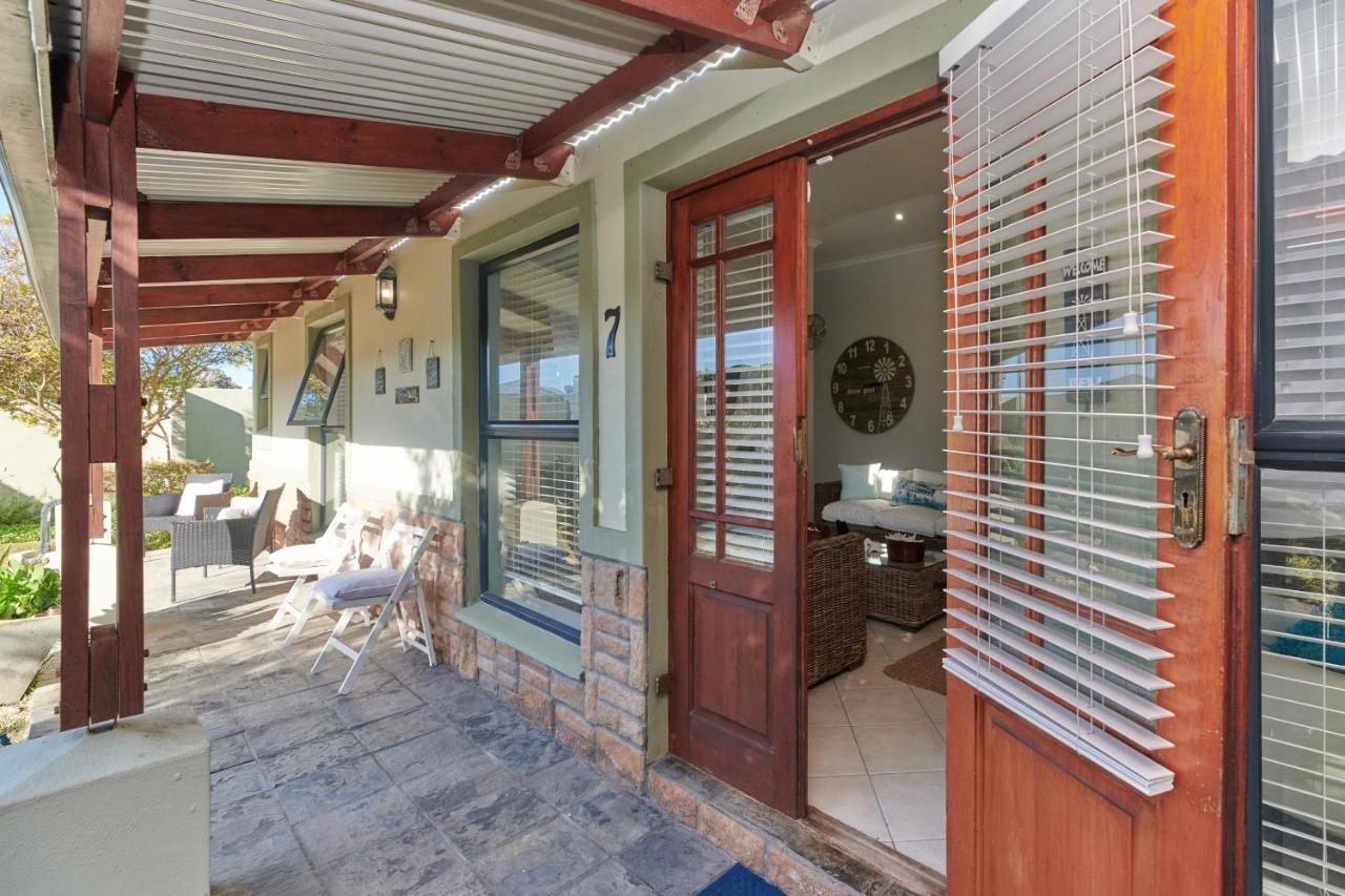 Fraai Uitzicht Struisbaai Apartment Luaran gambar