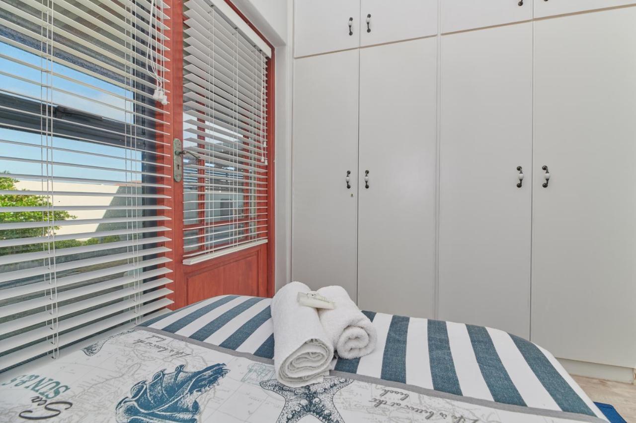 Fraai Uitzicht Struisbaai Apartment Luaran gambar