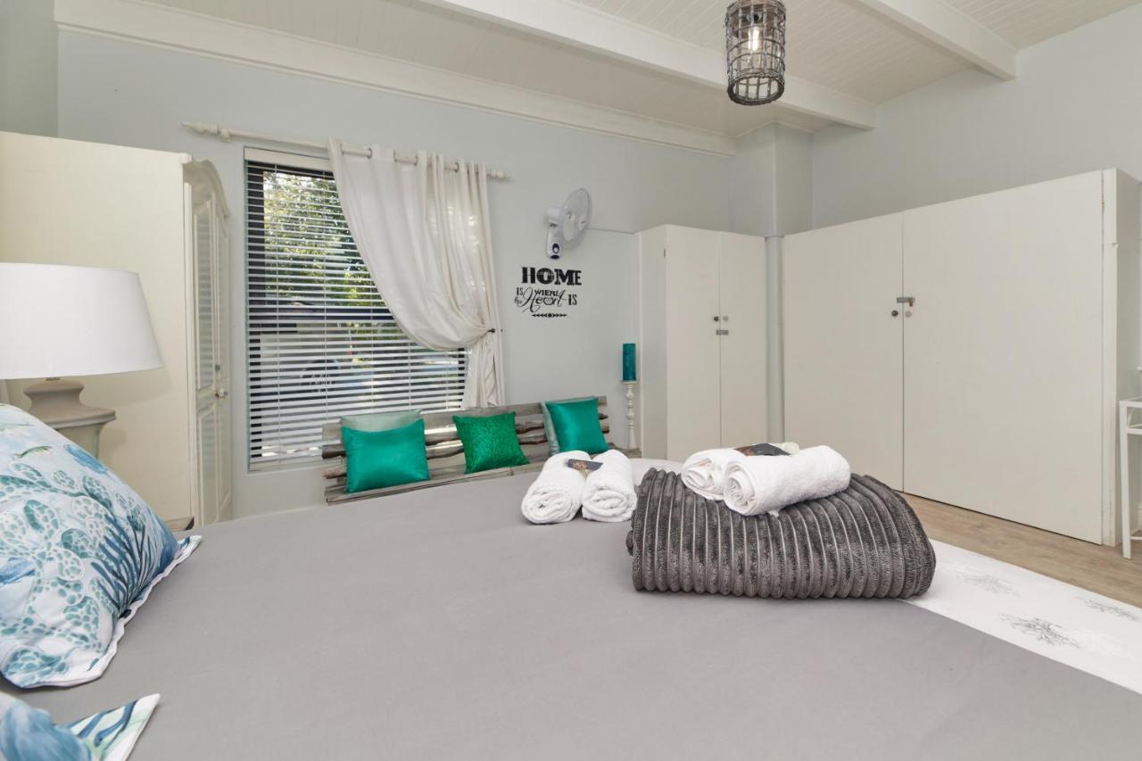 Fraai Uitzicht Struisbaai Apartment Luaran gambar