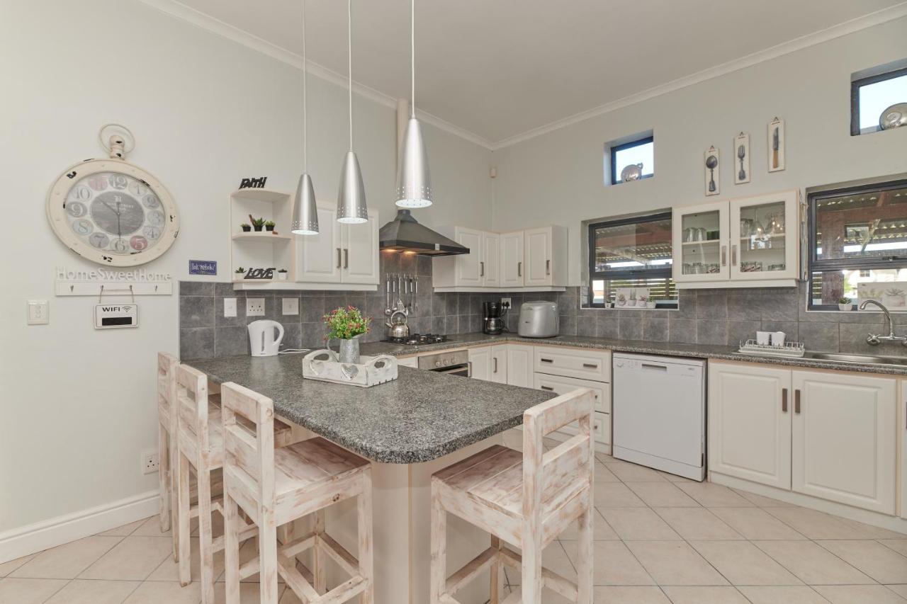 Fraai Uitzicht Struisbaai Apartment Luaran gambar